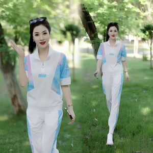 Korean style exercise two piece suit